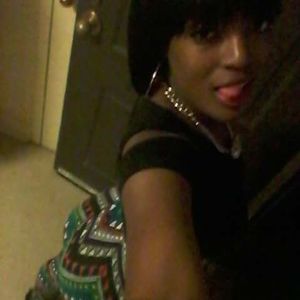 Meet your Posher, Dominique